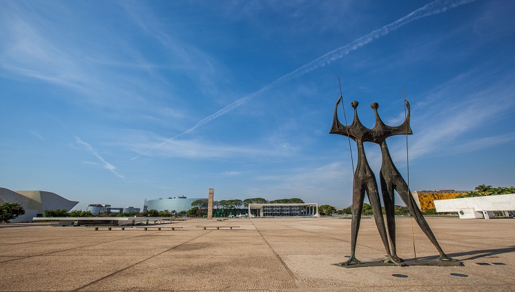 Os Guerreiros na Praça dos Três Poderes. Crédito: Divulgação Embratur