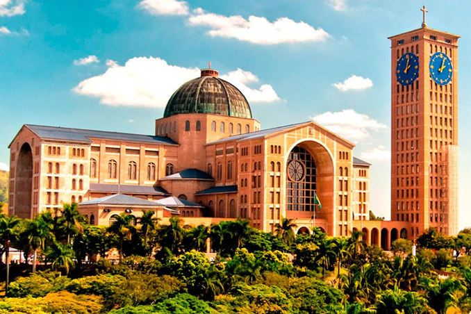 Aparecida do Norte tem um dos maiores templos católicos do mundo